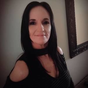 Meet your Posher, Debbie